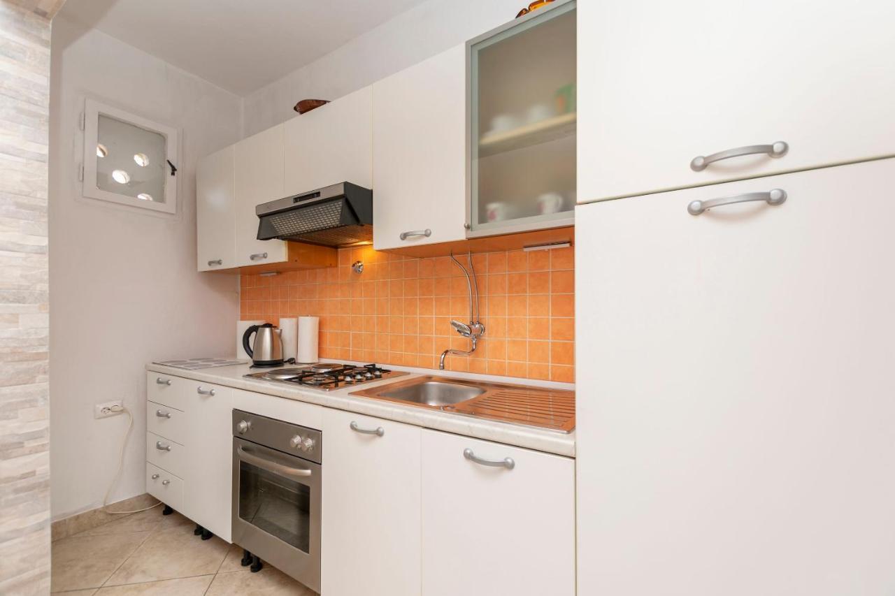 Apartments Milica Kaštela Eksteriør billede